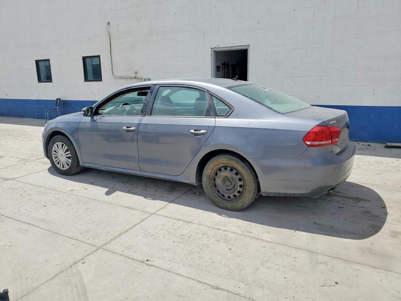 2014 VOLKSWAGEN Passat