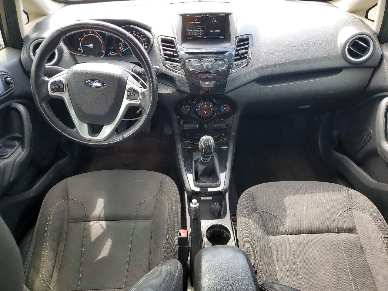 2015 FORD Fiesta