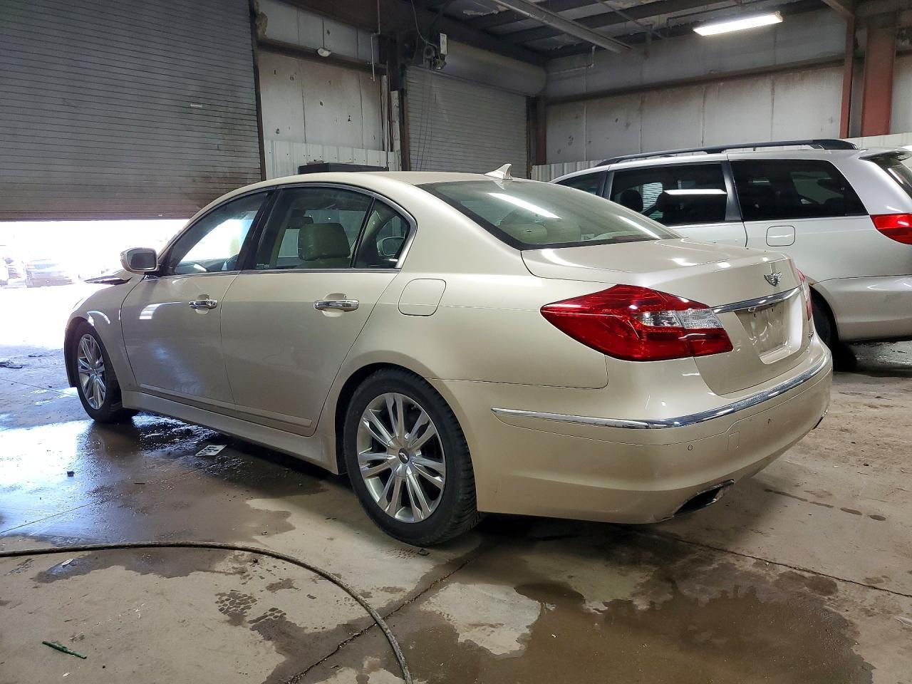 2012 HYUNDAI GENESIS