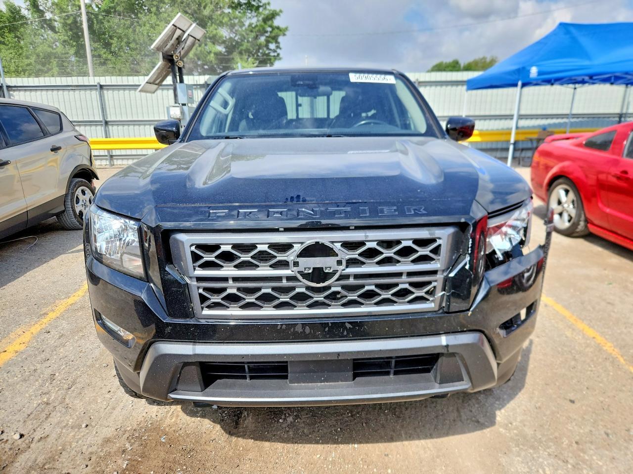 2022 NISSAN Frontier