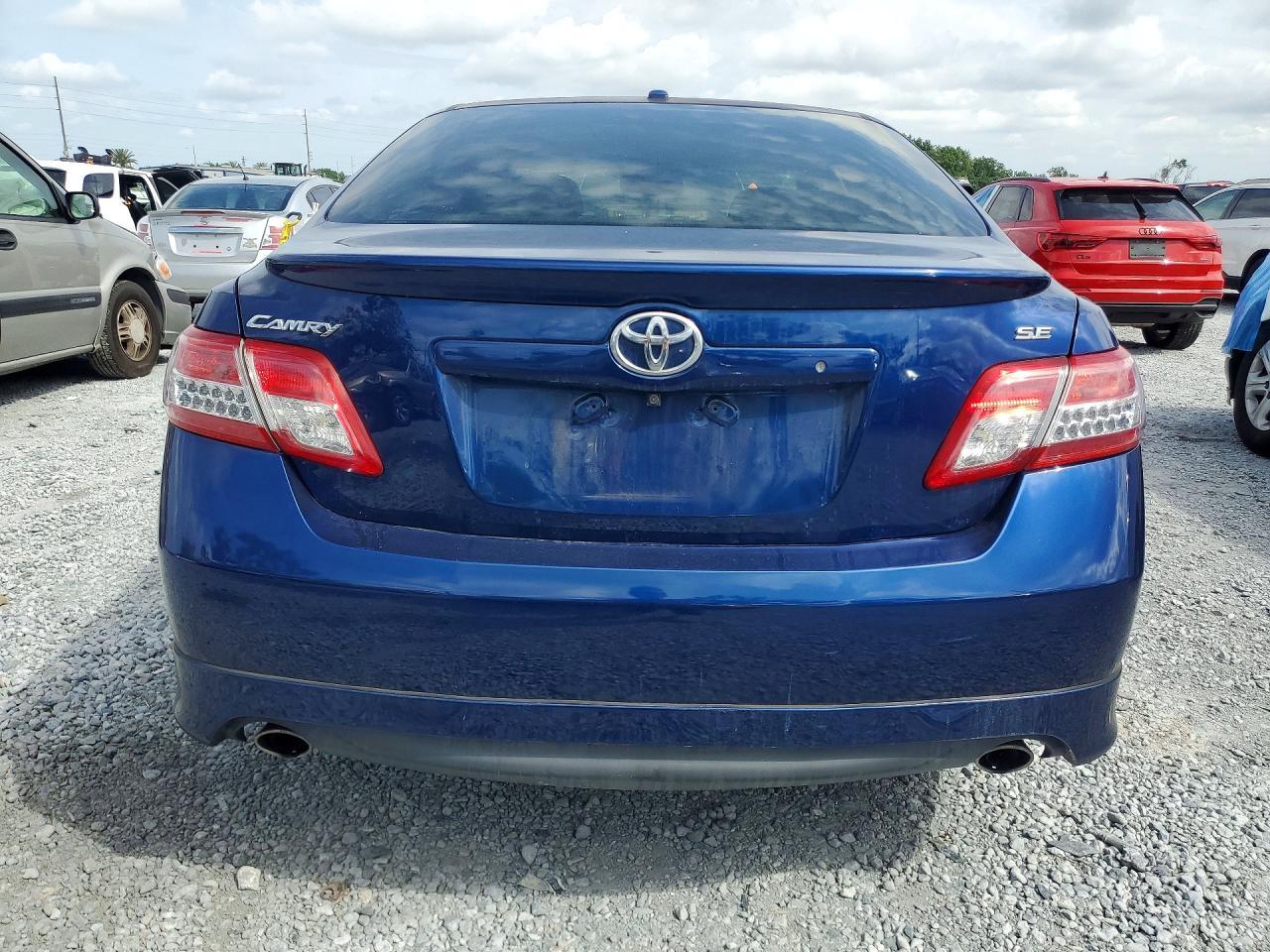 2011 TOYOTA CAMRY
