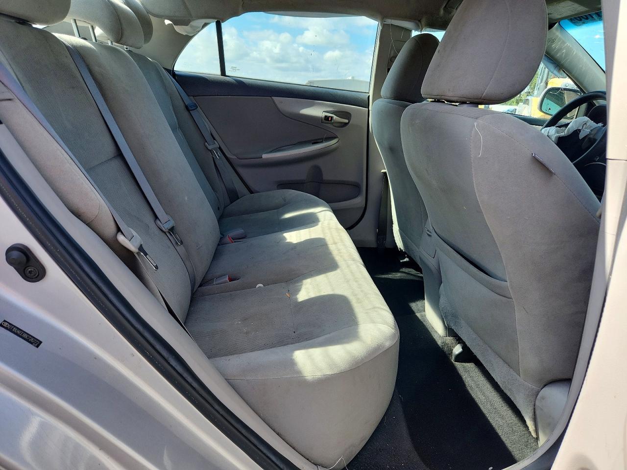 2011 TOYOTA COROLLA