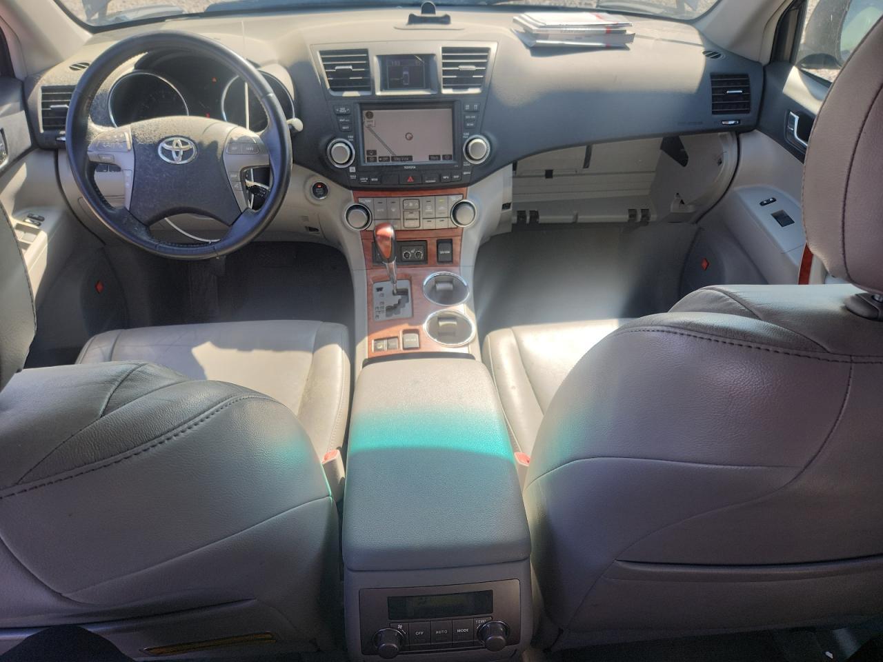 2010 TOYOTA HIGHLANDER