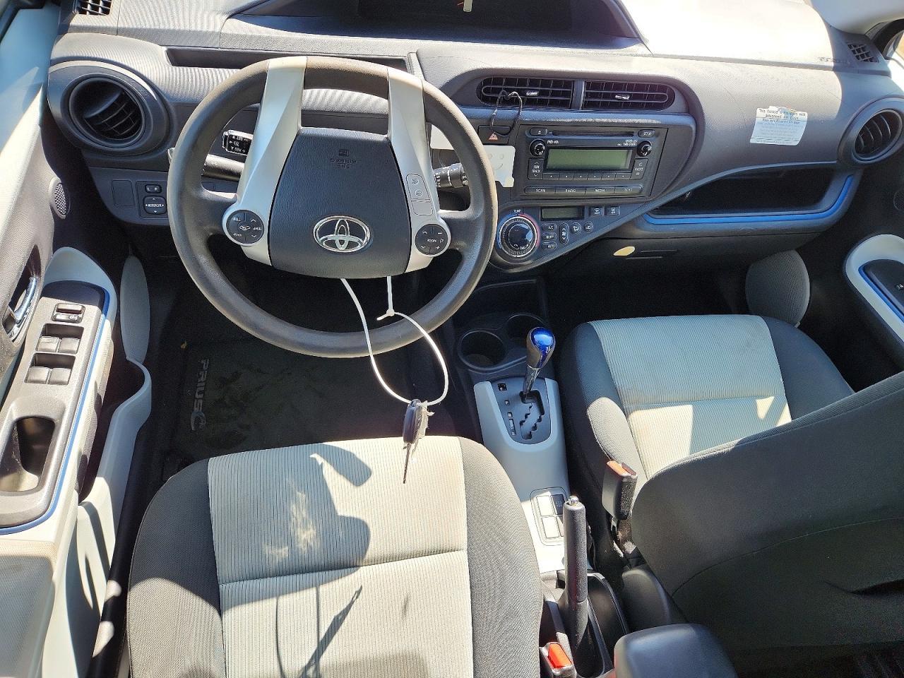 2013 TOYOTA Prius c