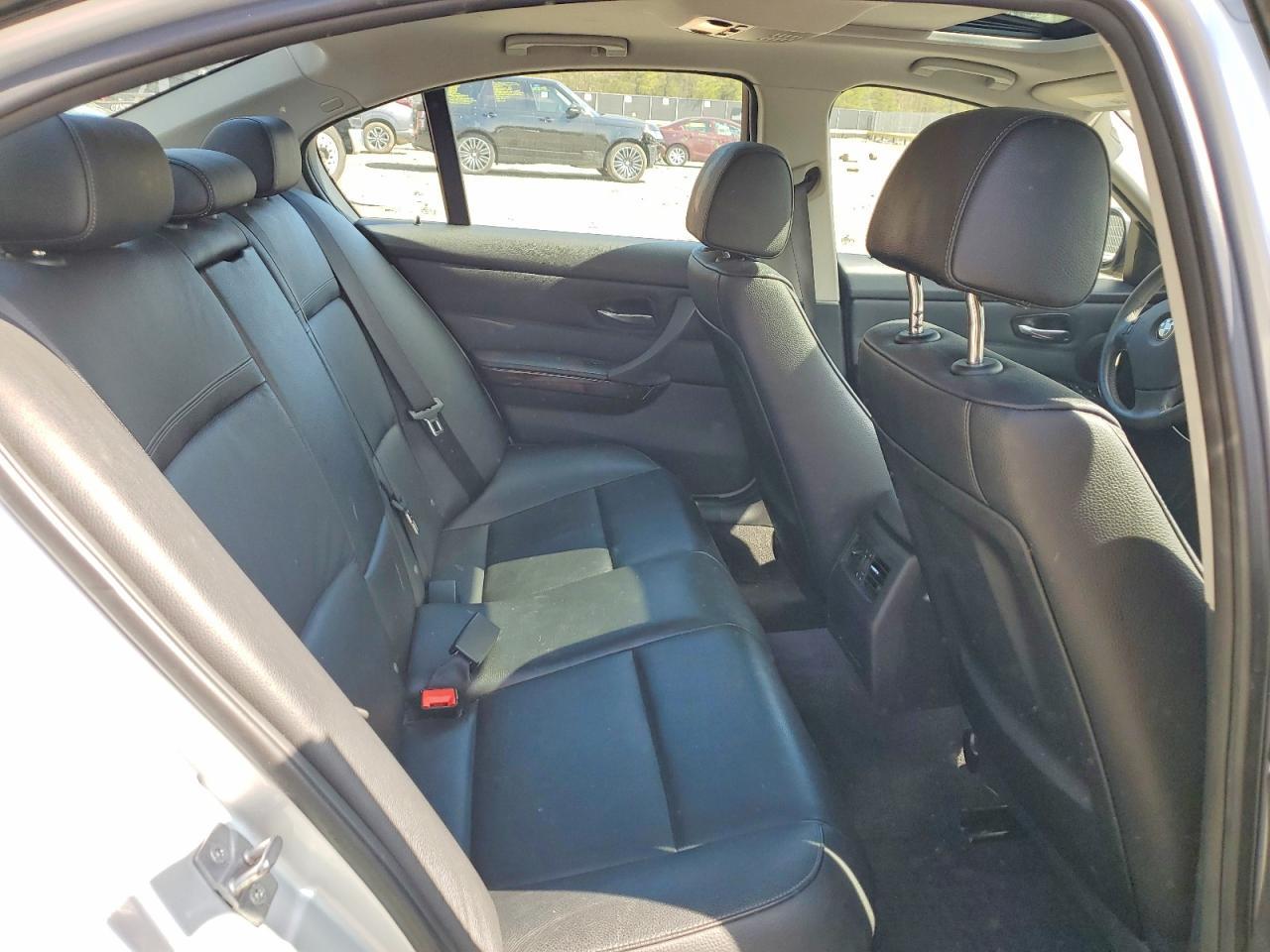 2011 BMW 3 SERIES