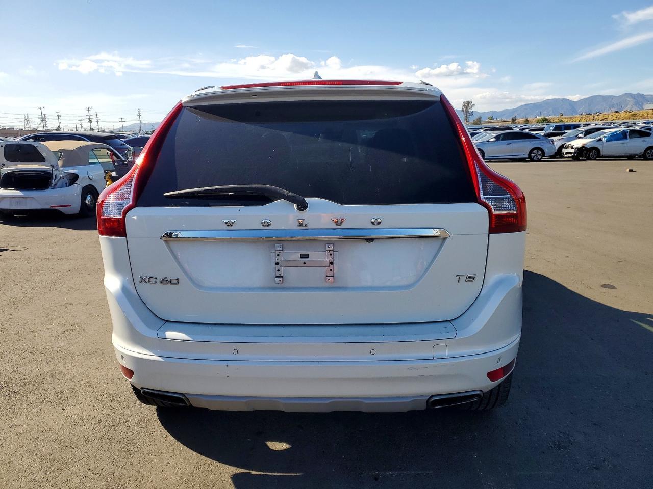 2016 VOLVO XC60