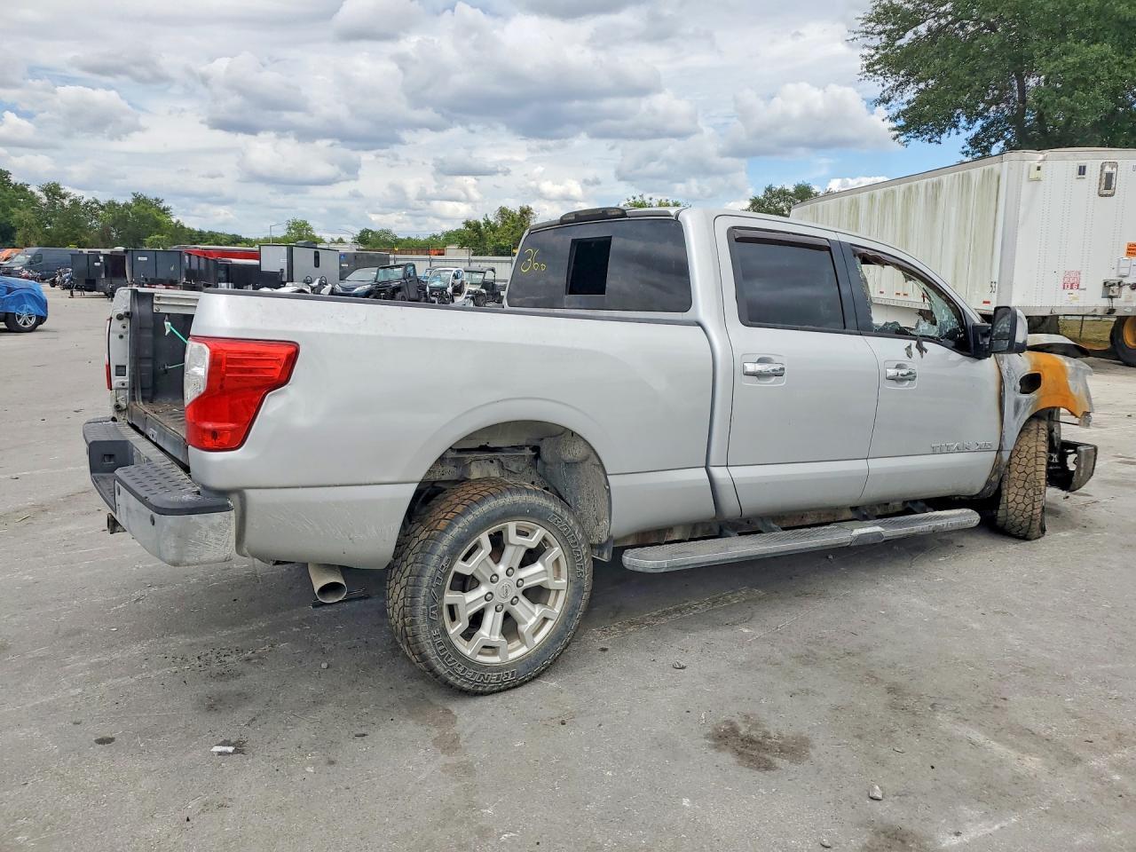 2016 NISSAN Titan
