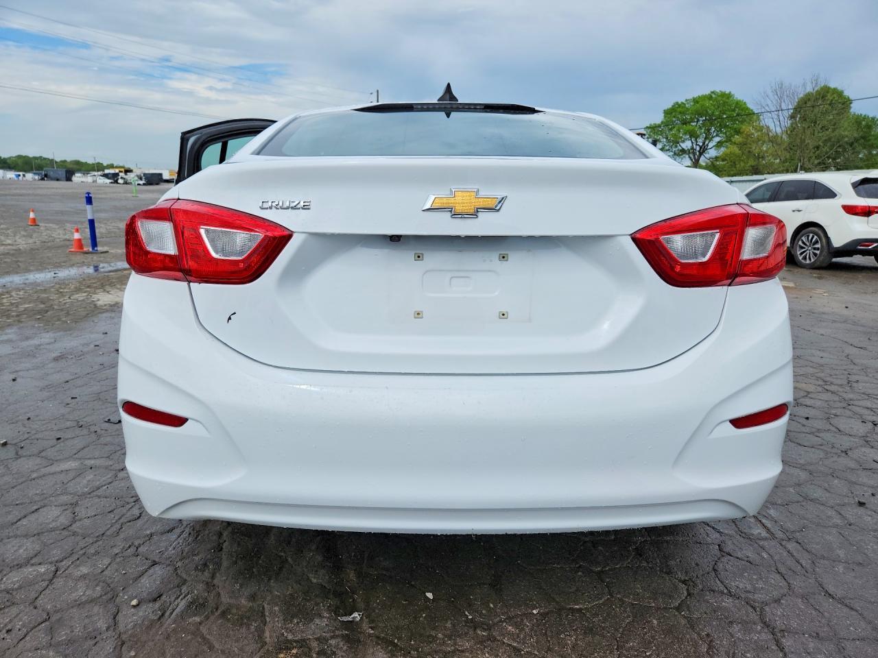 2017 CHEVROLET CRUZE