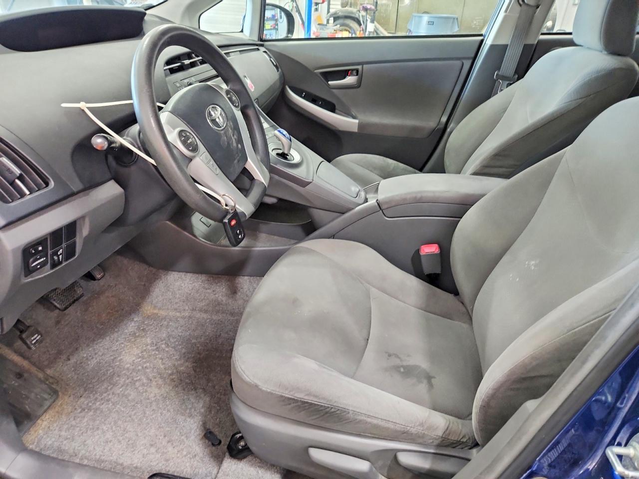 2011 TOYOTA PRIUS