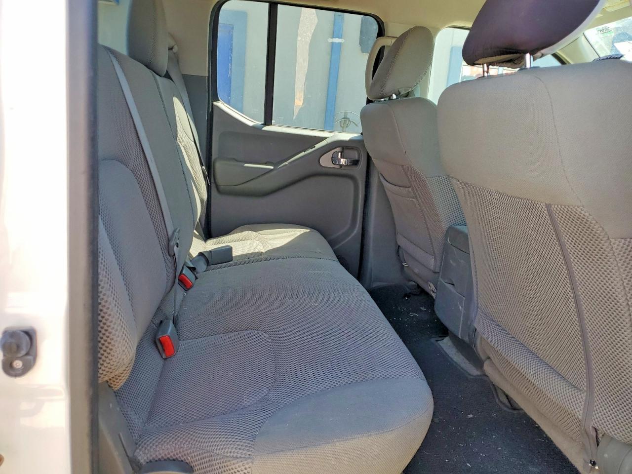 2015 NISSAN Frontier