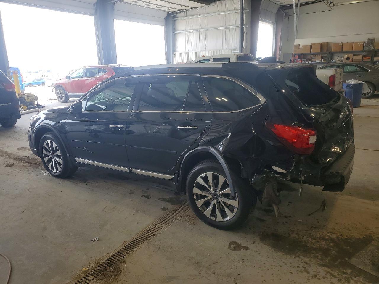 2018 SUBARU Outback