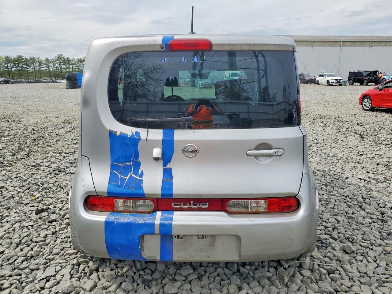 2010 NISSAN CUBE