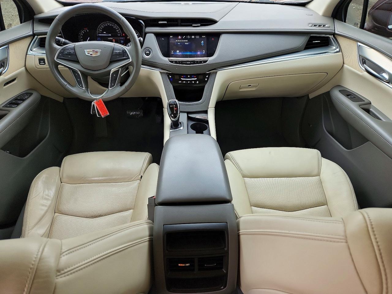 2017 CADILLAC XT5