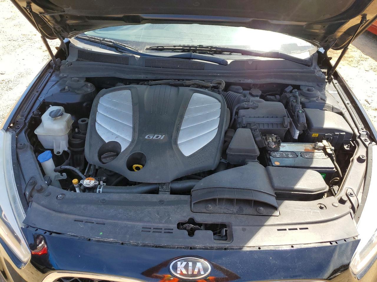2016 KIA Cadenza