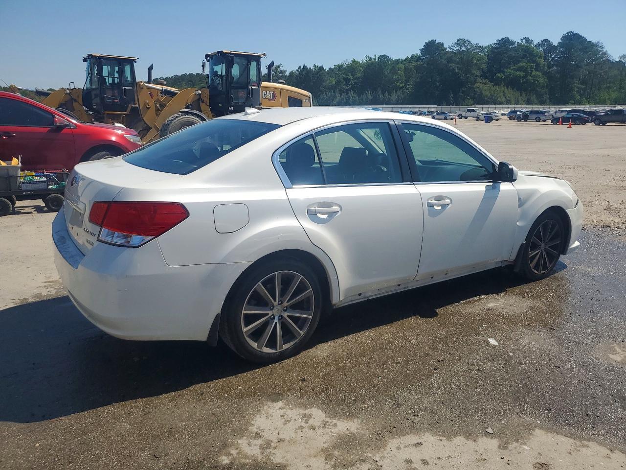 2014 SUBARU Legacy