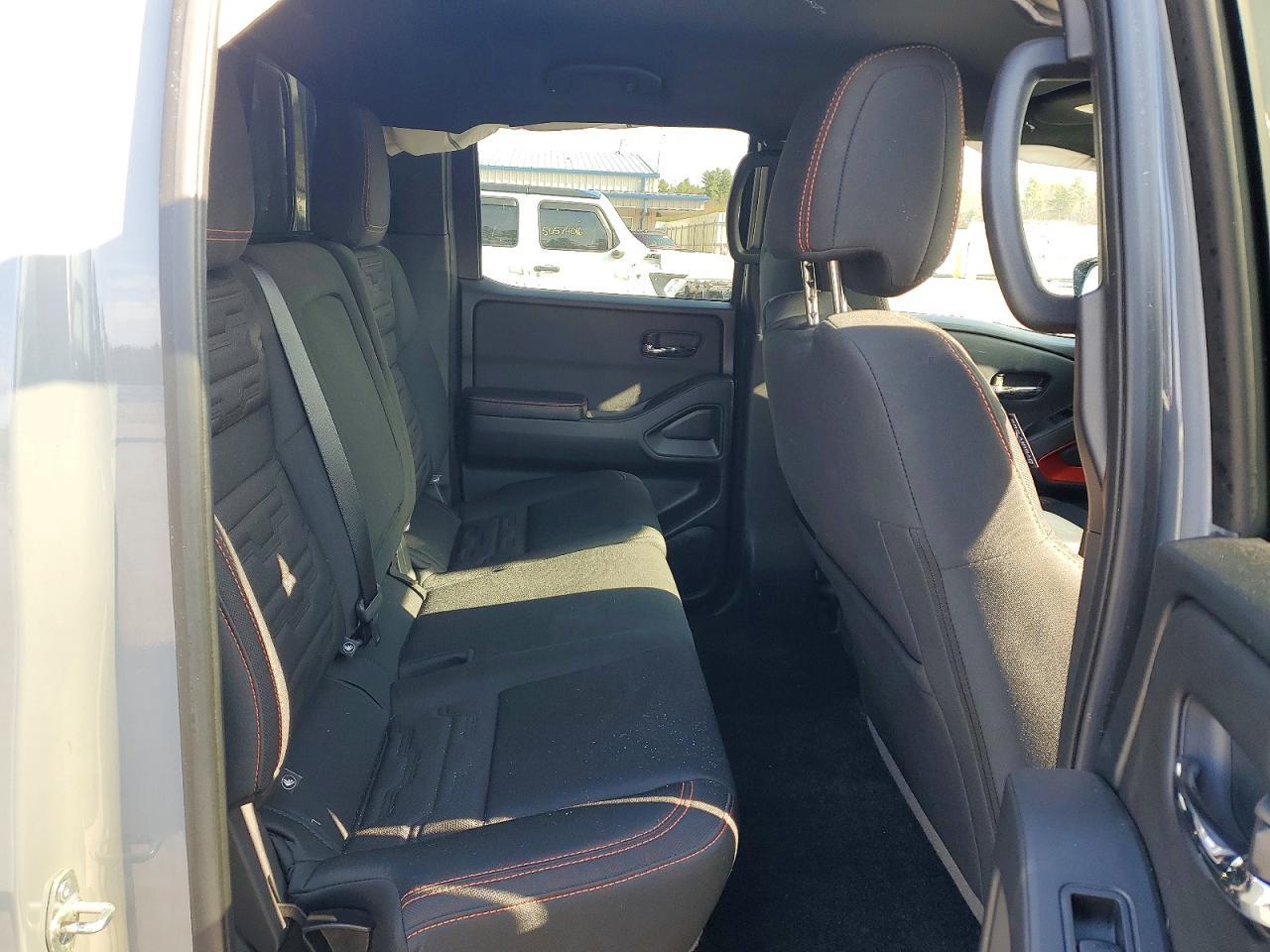 2025 NISSAN Frontier