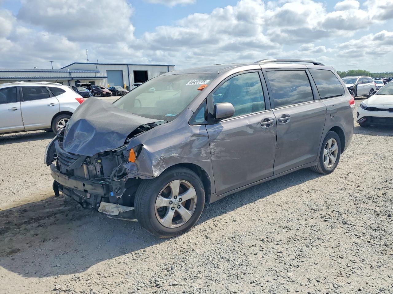 2012 TOYOTA SIENNA