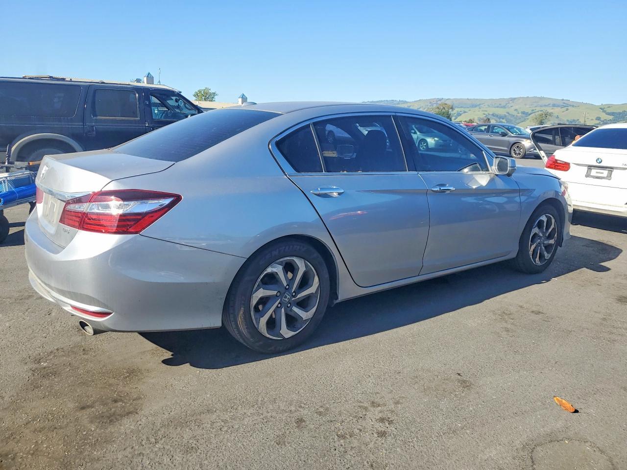 2017 HONDA ACCORD