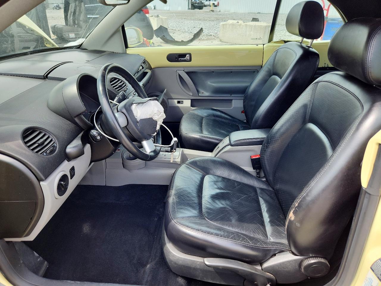 2003 VOLKSWAGEN Beetle