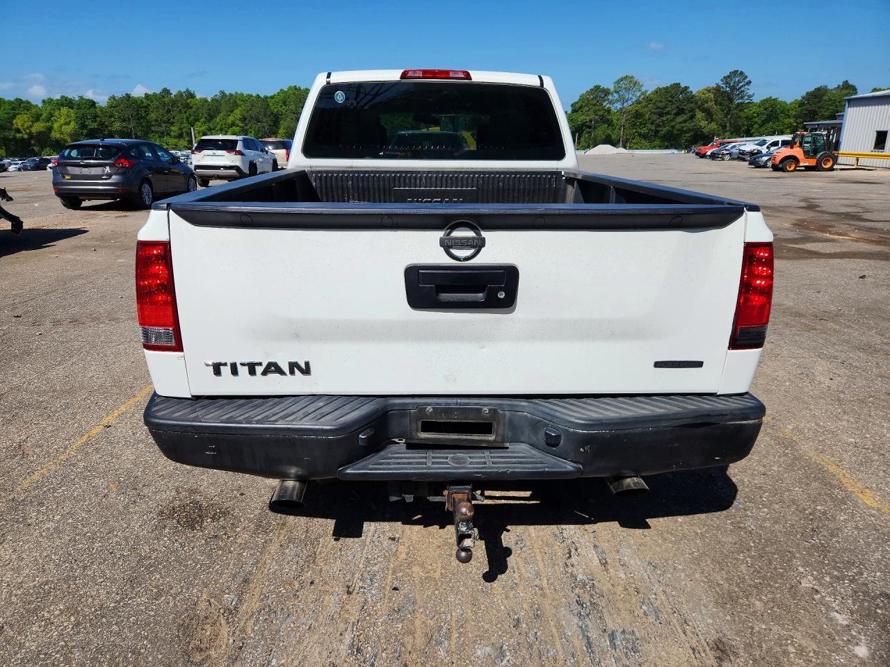 2015 NISSAN Titan