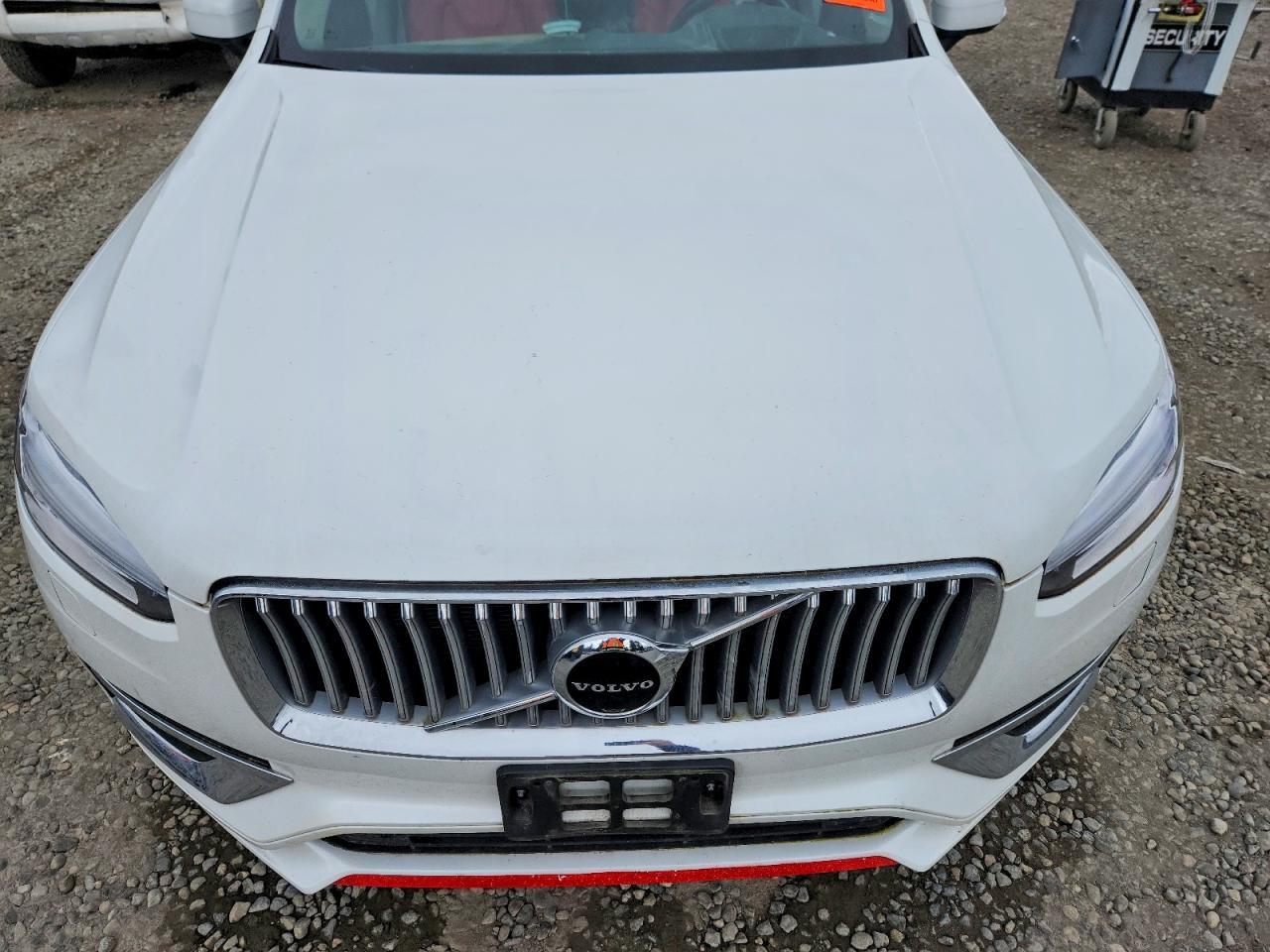 2022 VOLVO XC90