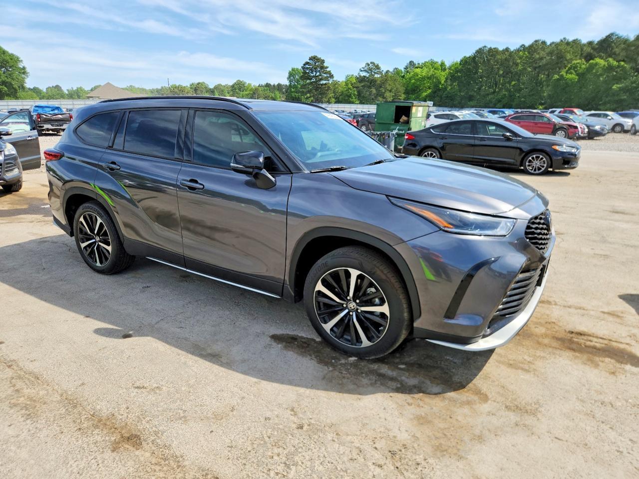 2022 TOYOTA HIGHLANDER