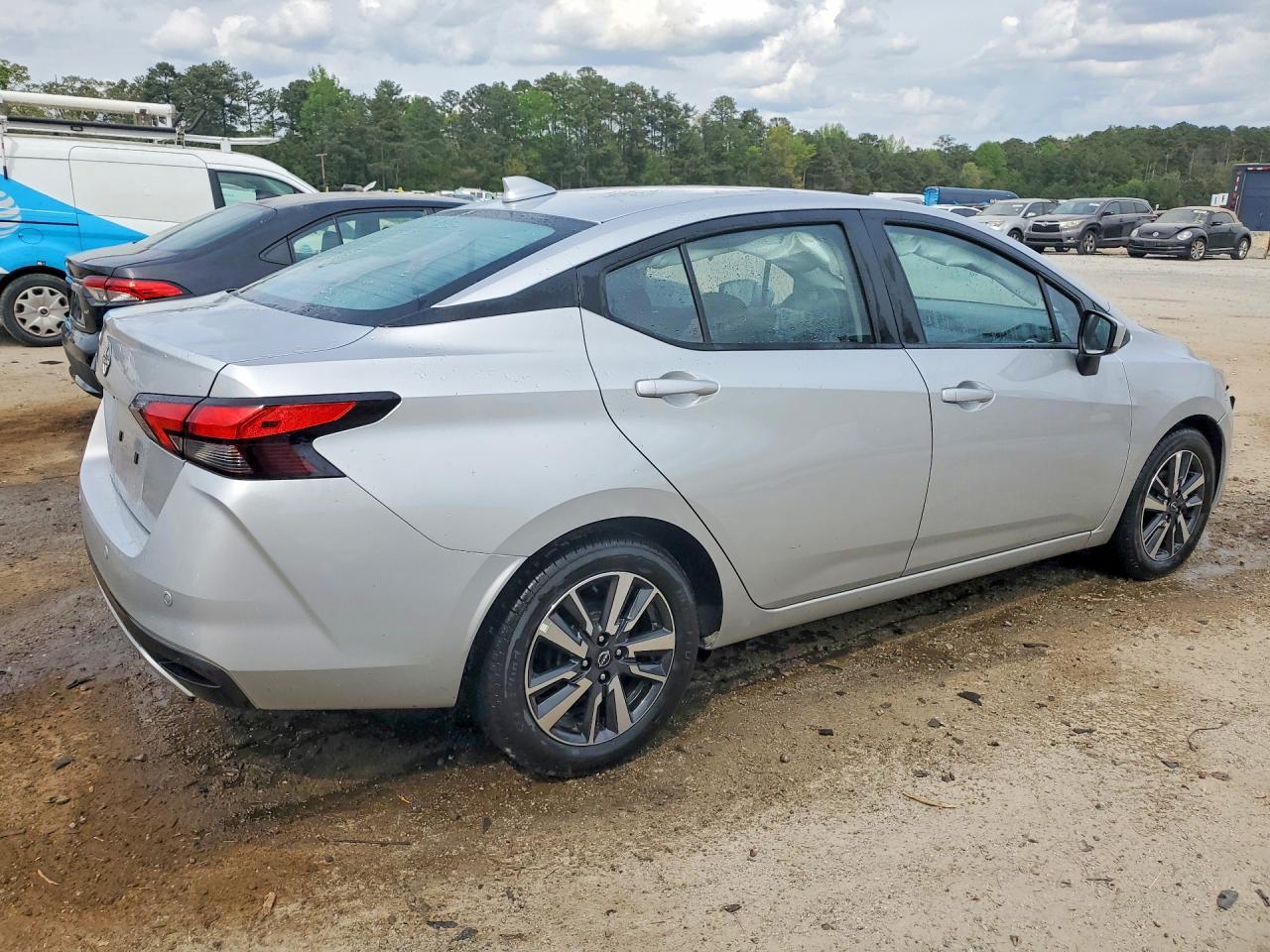 2025 NISSAN VERSA