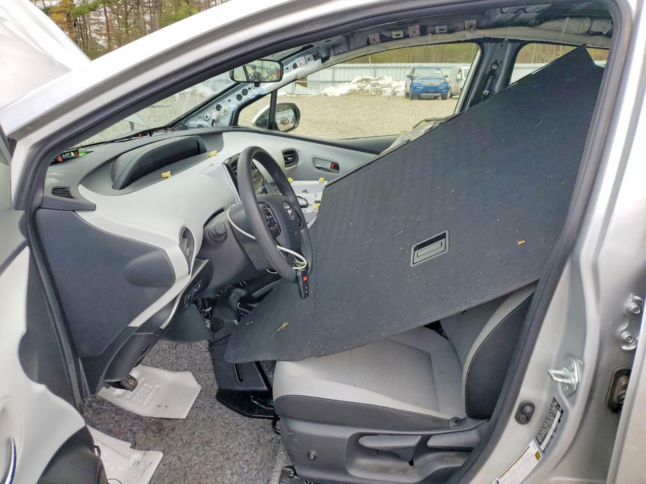 2019 TOYOTA PRIUS