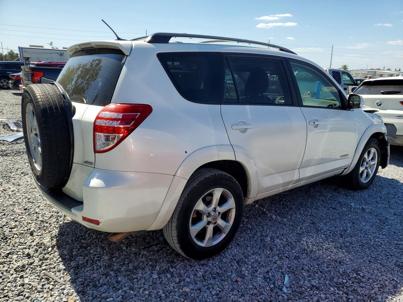 2011 TOYOTA RAV4