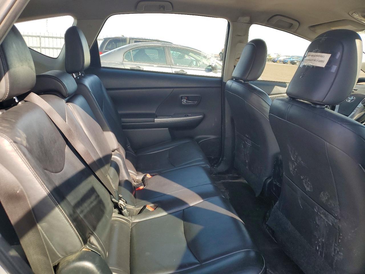 2017 TOYOTA PRIUS V