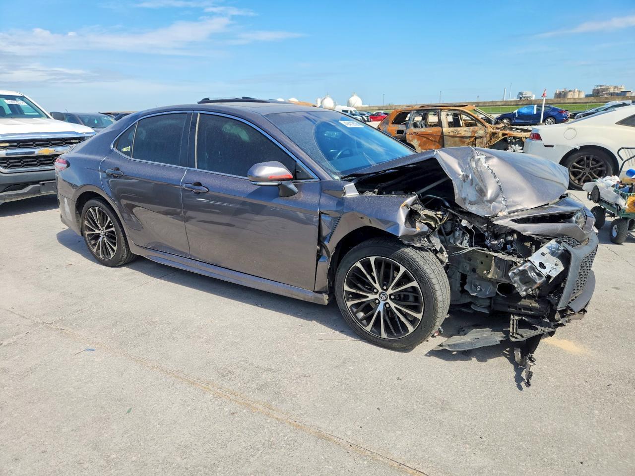 2018 TOYOTA CAMRY