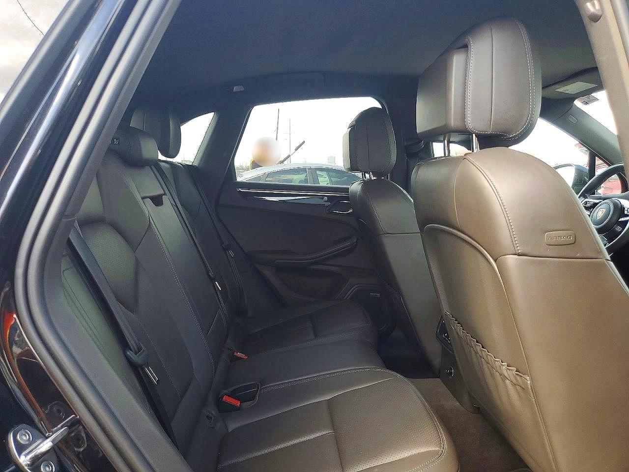 2015 PORSCHE Macan