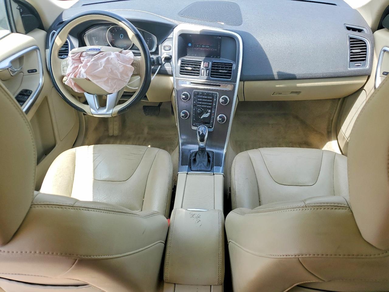 2015 VOLVO XC60