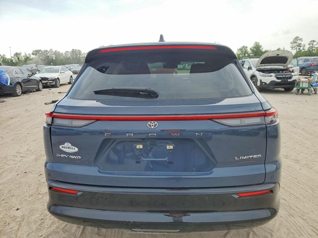 2025 TOYOTA Crown