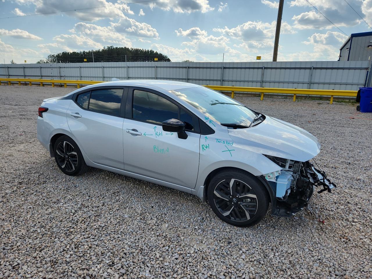 2025 NISSAN VERSA