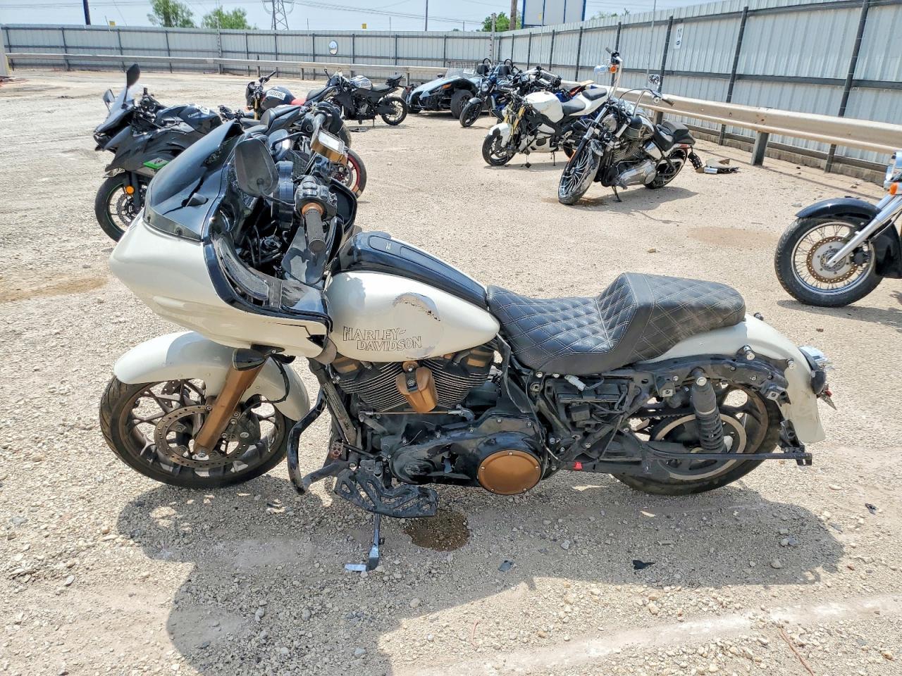 2023 HARLEY-DAVIDSON Fltrxst