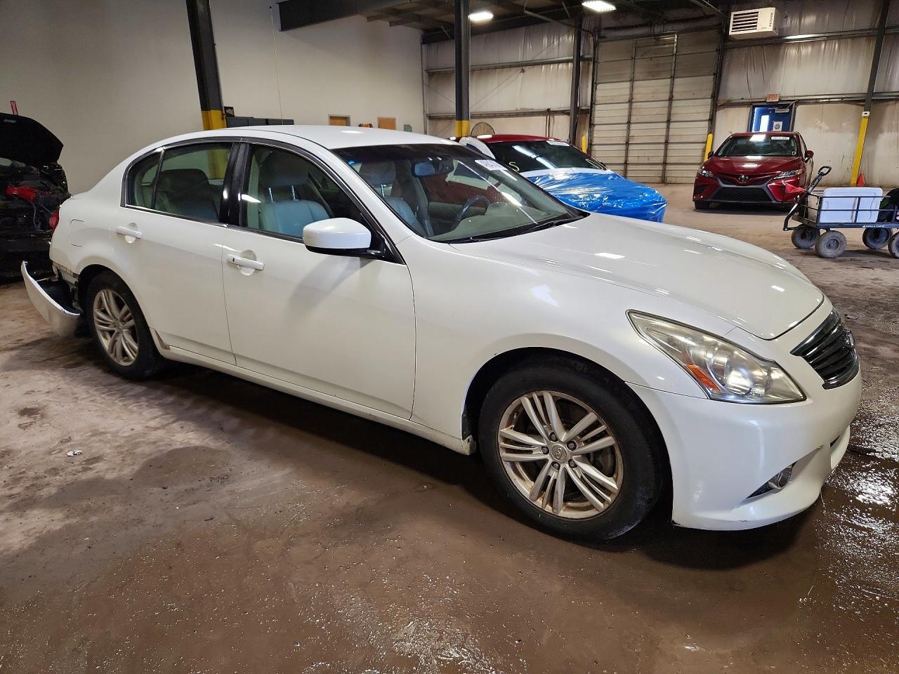 2011 INFINITI G25