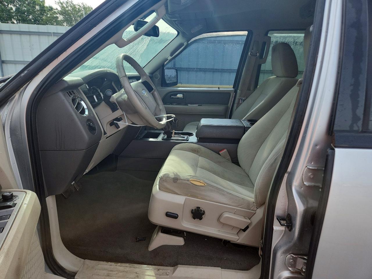 2010 FORD Expedition