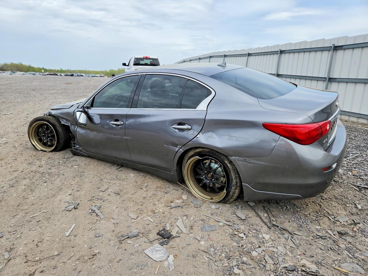 2015 INFINITI Q50