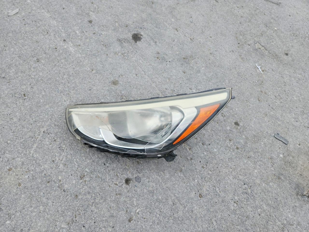 2016 HYUNDAI ACCENT