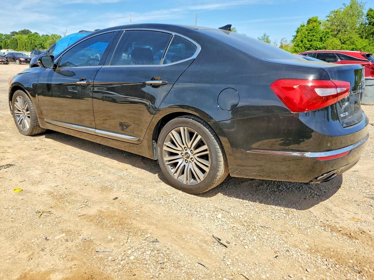 2016 KIA Cadenza
