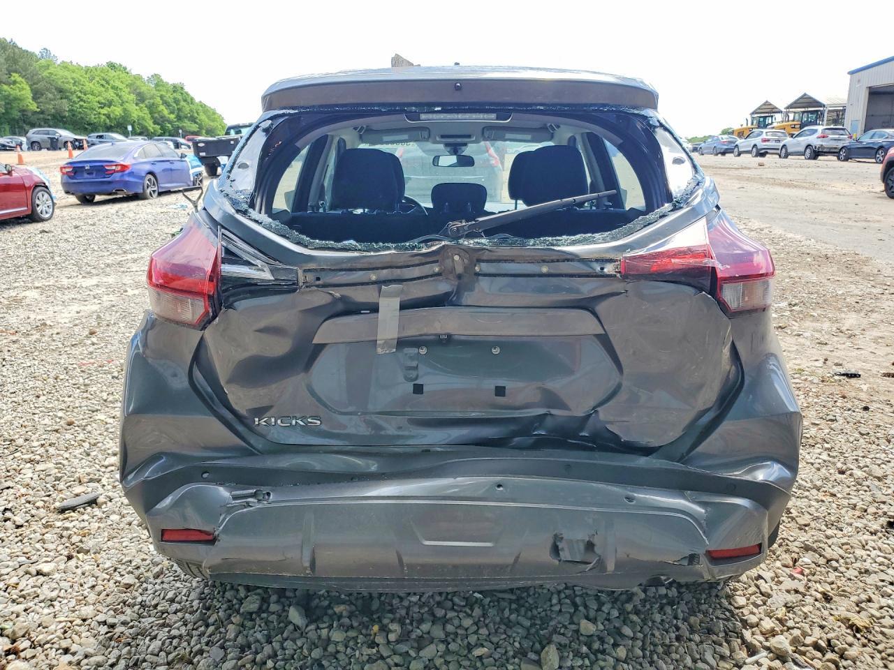 2024 NISSAN KICKS
