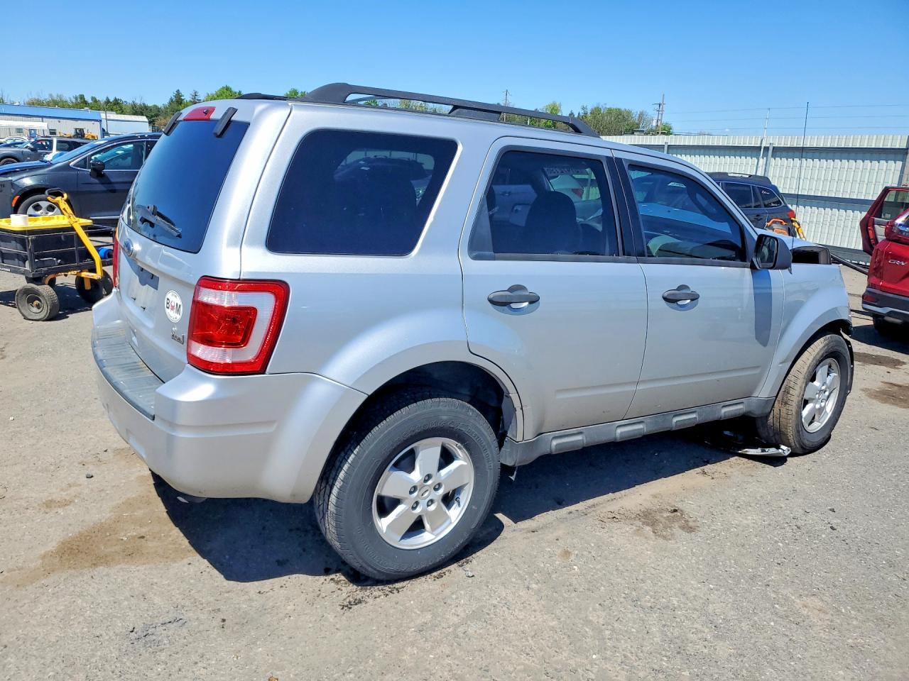 2010 FORD ESCAPE