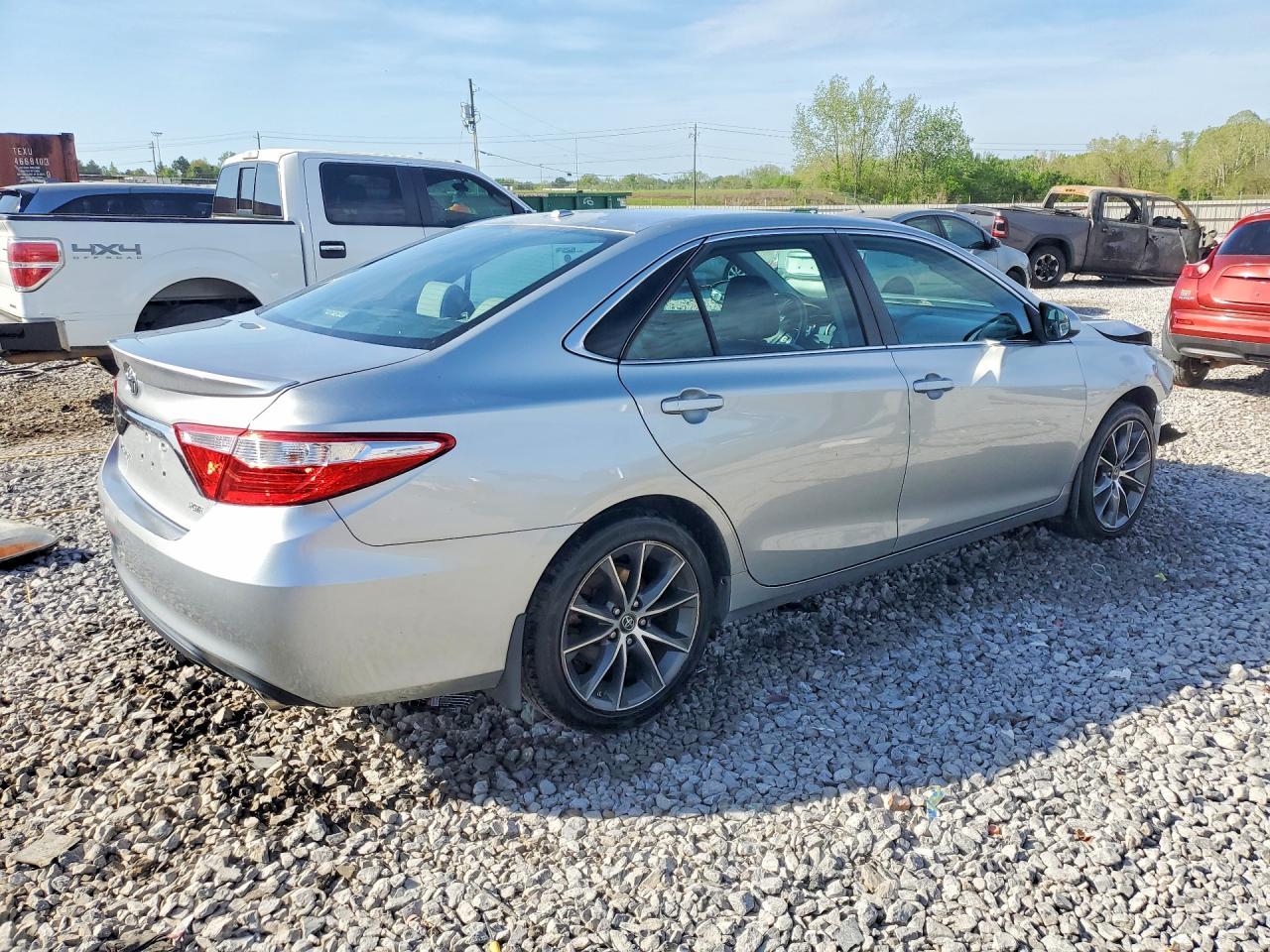 2016 TOYOTA CAMRY