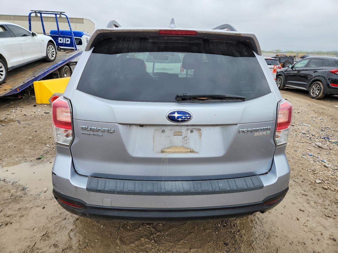 2017 SUBARU FORESTER