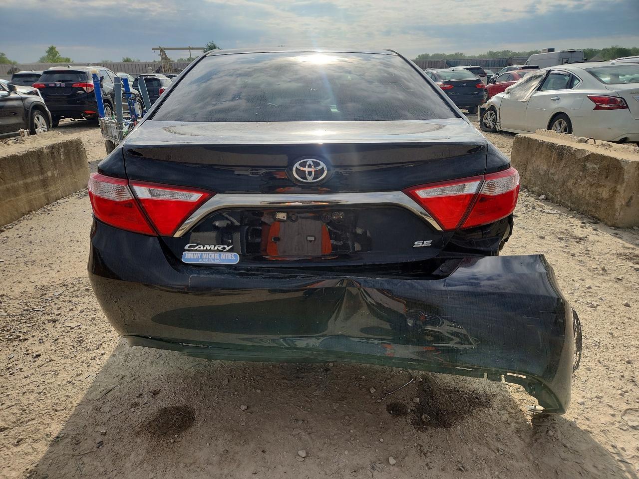 2017 TOYOTA CAMRY