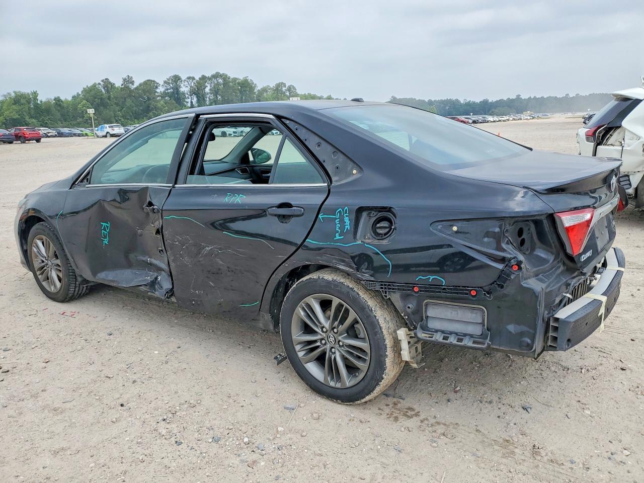 2016 TOYOTA CAMRY