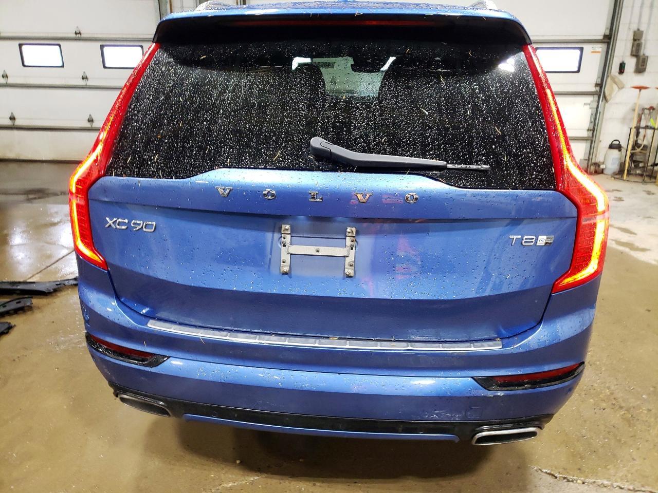 2017 VOLVO XC90