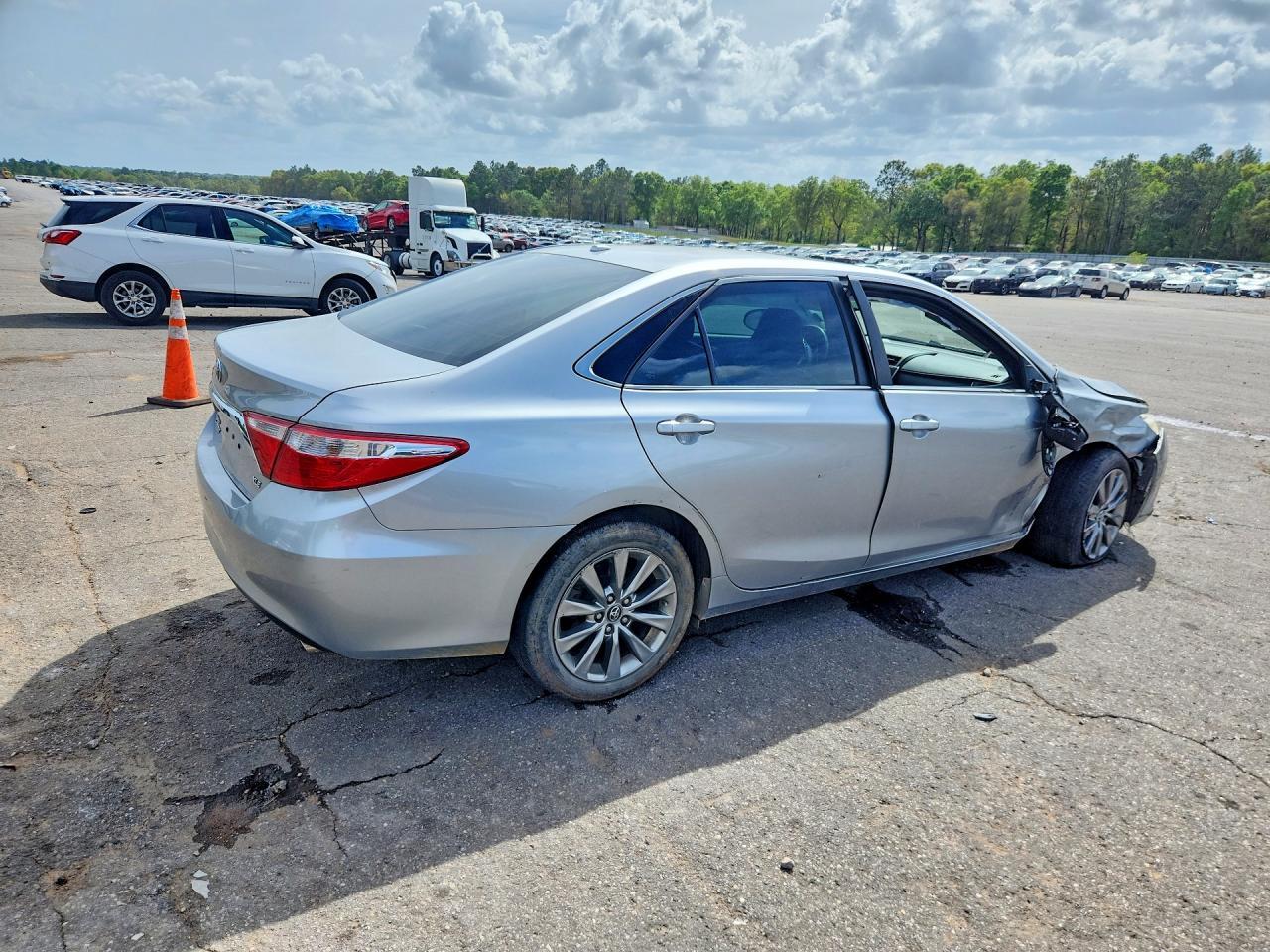2017 TOYOTA CAMRY