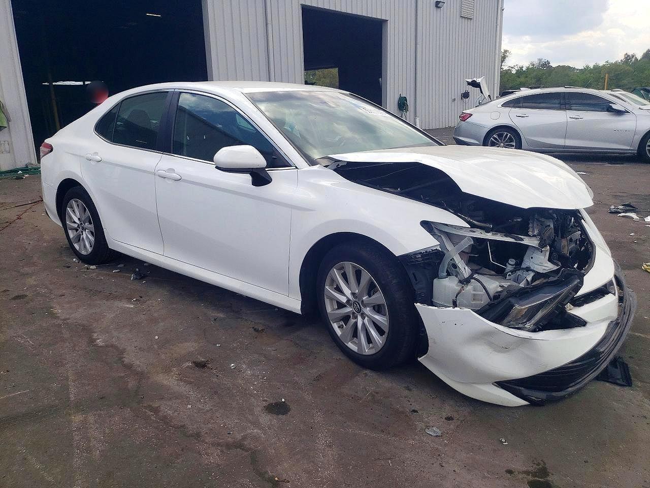 2018 TOYOTA CAMRY